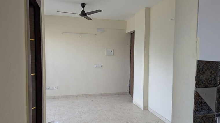 Room, signature-global-proxima-phase-2 2 Bedroom 65 Sq.Yd. Apartment In Sector 89 Gurgaon 10521339