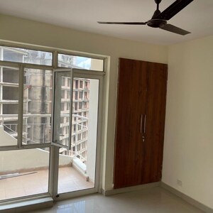 Room in 2 BHK Apartment at Paras Tierea, Sector 137 – for Rent