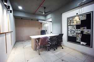 Team Area in  Shop at Shela – for Sale