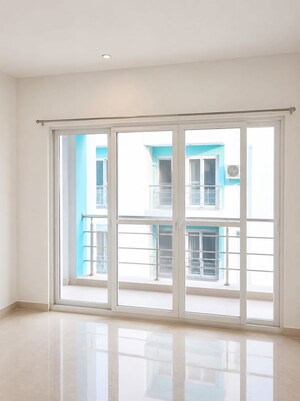 Room in 4 BHK Apartment at UPAVP Everest Enclave, Raebareli Road – for Rent