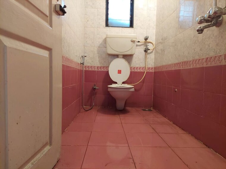 Bathroom, haware-silicon-tower 2 Bedroom 1089 Sq.Ft. Apartment In Palm Beach Navi Mumbai 10521459