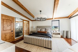 Bedroom in  Pg at Breach Candy – for Rent