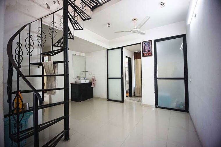 Room, satellite 2 Bedroom 135 Sq.Yd. Penthouse In Satellite Ahmedabad 10521491