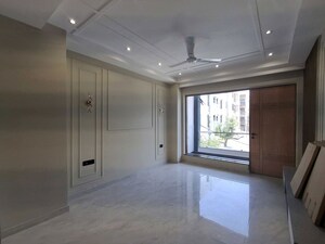 3 BHK Builder Floor For Rent in Sector 21