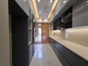 Building Lobby in 3 BHK Builder Floor at Sector 21 – for Rent
