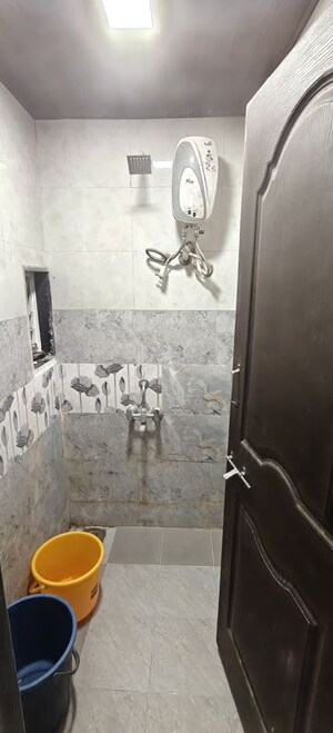 Bathroom in Studio Independent House at Gokhalenagar – for Rent