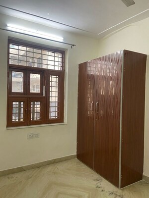 Room in 3 BHK Builder Floor at Swaran Nagri, Sector 31 – for Rent