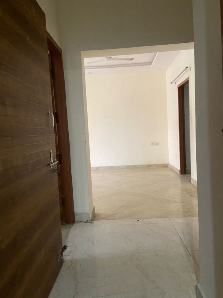 Room, swaran-nagri 3 Bedroom 300 Sq.Ft. Builder Floor In Sector 31 Faridabad 10521576