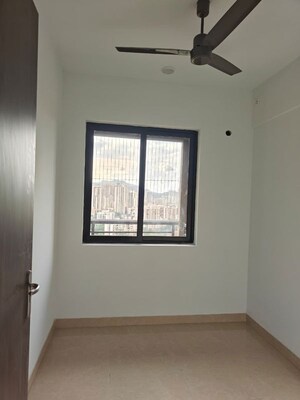 Room in 2 BHK Apartment at Risland The Icon, Dhokali – for Rent
