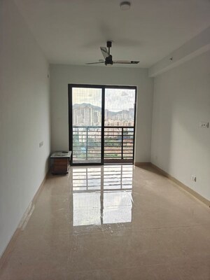 Room in 2 BHK Apartment at Risland The Icon, Dhokali – for Rent