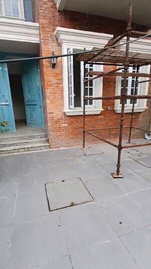 Room in 3 BHK Apartment at Lodha Villa Royale, Mankoli – for Rent