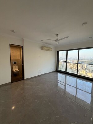 Room in 3 BHK Apartment at The Park Residency Andheri, Andheri West – for Sale