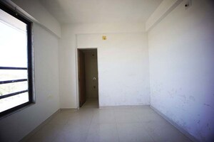 Room in 3 BHK Apartment at New Ranip – for Sale