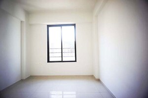 Room in 3 BHK Apartment at New Ranip – for Sale