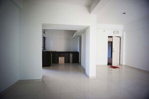 Room in 3 BHK Apartment at New Ranip – for Sale