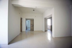 Room in 3 BHK Apartment at New Ranip – for Sale