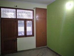 Room in 2 BHK Builder Floor at Sector 71 – for Rent