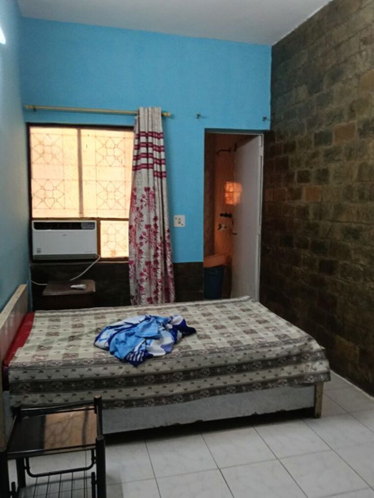 Bedroom, naraina 3 Bedroom 125 Sq.Yd. Builder Floor In Naraina Delhi 10521634
