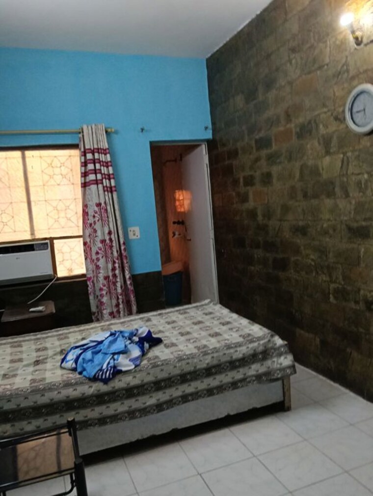 Bedroom, naraina 3 Bedroom 125 Sq.Yd. Builder Floor In Naraina Delhi 10521634
