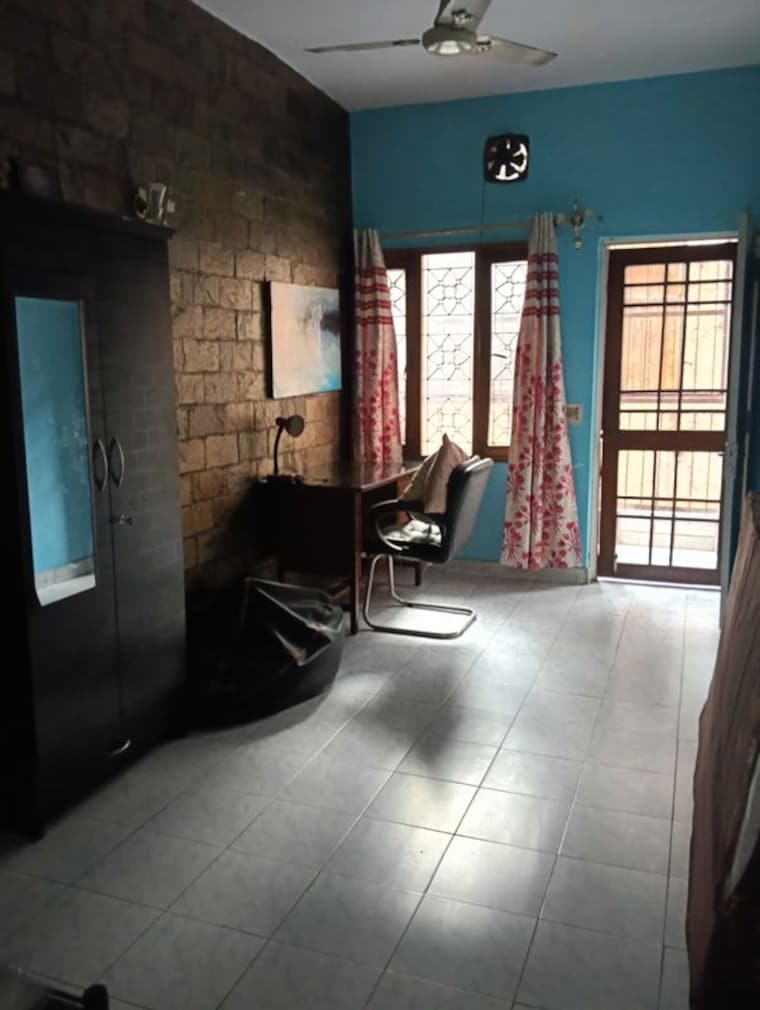 Living Room, naraina 3 Bedroom 125 Sq.Yd. Builder Floor In Naraina Delhi 10521634