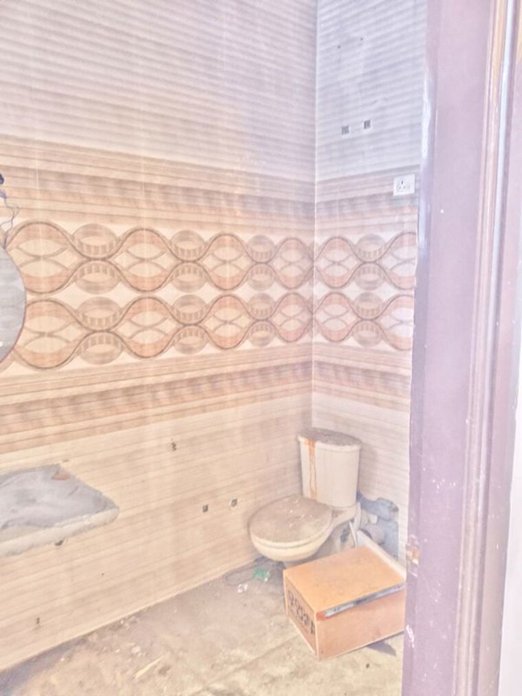 Bathroom, sector 28 3 Bedroom 2250 Sq.Ft. Builder Floor In Sector 28 Faridabad 10521681