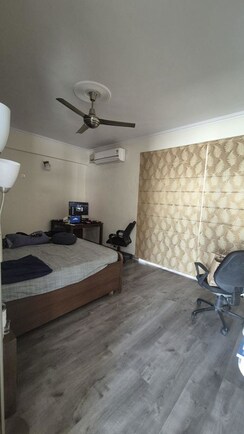 3 BHK + Prayer Room,Study Room,Store Room Builder Floor For Rent in Sector 21