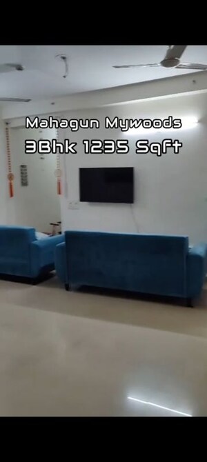 Bedroom in  Apartment at Mahagun My Woods, Sector 16c Greater Noida – for Rent