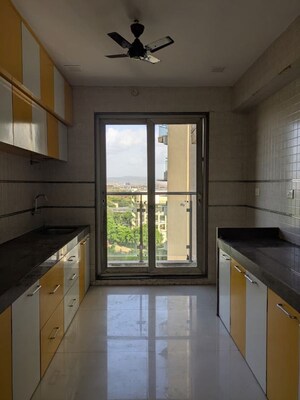 Room in  Apartment at Juhi Greens, Seawoods – for Rent
