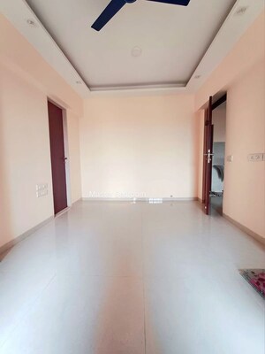 Room in 2.5 BHK Apartment at Gulmohar Road – for Rent
