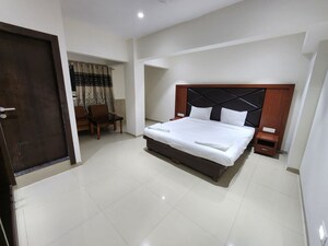 2 BHK Apartment For Sale in Kanakia Rainforest, Andheri East