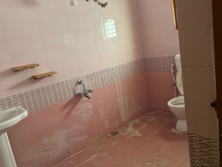 Bathroom, banjara layout 3 Bedroom 2400 Sq.Ft. Independent House In Banjara Layout Bangalore 10521540