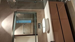 Furnished Amenities in 3 BHK Builder Floor at Green Park – for Rent