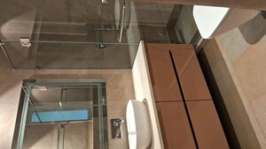 Furnished Amenities in 3 BHK Builder Floor at Green Park – for Rent