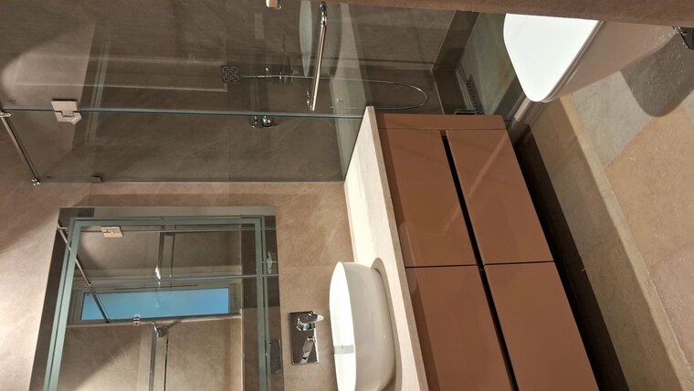 undefined, green park 3 Bedroom 1800 Sq.Ft. Builder Floor In Green Park Delhi 10521756