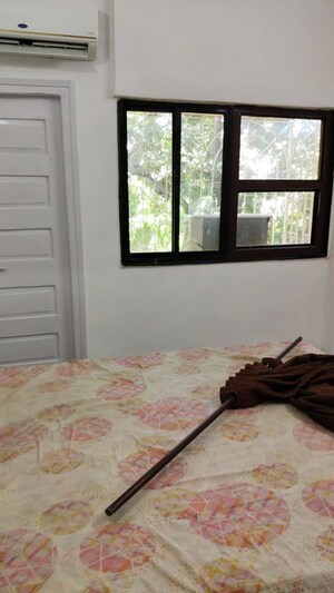 Bedroom in 2 BHK Apartment at Juhu Versova Link Road – for Rent