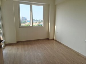 Room in 3 BHK Apartment at DLF Garden City Independent Floors, Sector 92 – for Rent