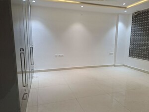 Room in 3 BHK Builder Floor at Sector 22 – for Rent