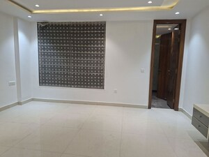 Room in 3 BHK Builder Floor at Sector 22 – for Rent