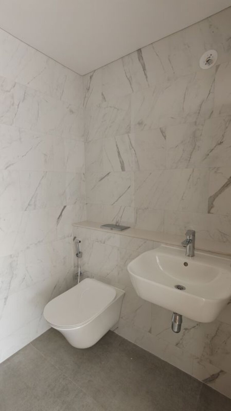 Bathroom, lodha-bella-vita 5 Bedroom 2300 Sq.Ft. Apartment In Nibm Road Pune 10521720