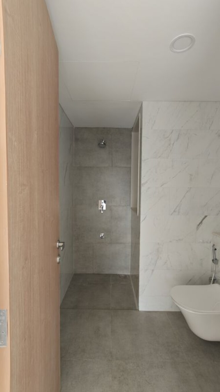 Bathroom, lodha-bella-vita 5 Bedroom 2300 Sq.Ft. Apartment In Nibm Road Pune 10521720