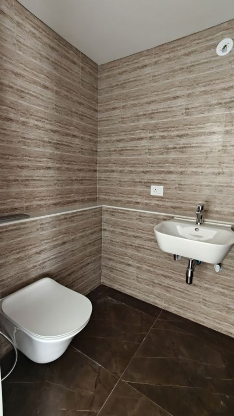 Bathroom, lodha-bella-vita 5 Bedroom 2300 Sq.Ft. Apartment In Nibm Road Pune 10521720