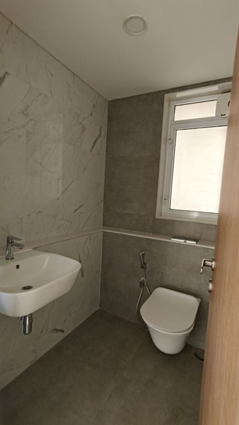 Bathroom, lodha-bella-vita 5 Bedroom 2300 Sq.Ft. Apartment In Nibm Road Pune 10521720