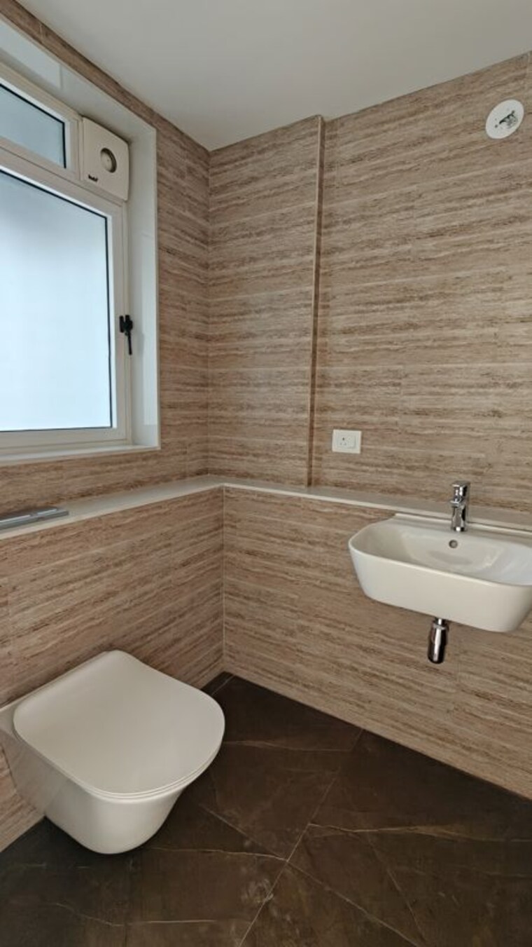 Bathroom, lodha-bella-vita 5 Bedroom 2300 Sq.Ft. Apartment In Nibm Road Pune 10521720