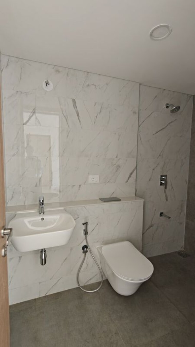 Bathroom, lodha-bella-vita 5 Bedroom 2300 Sq.Ft. Apartment In Nibm Road Pune 10521720