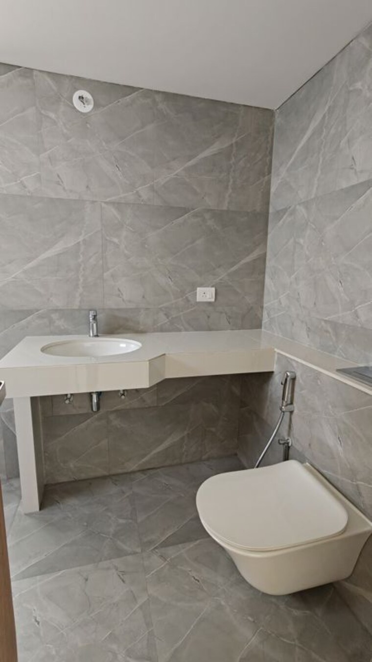 Bathroom, lodha-bella-vita 5 Bedroom 2300 Sq.Ft. Apartment In Nibm Road Pune 10521720