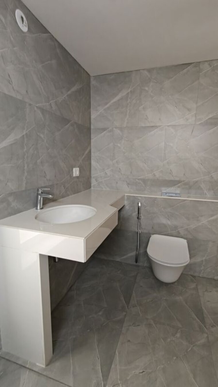 Bathroom, lodha-bella-vita 5 Bedroom 2300 Sq.Ft. Apartment In Nibm Road Pune 10521720