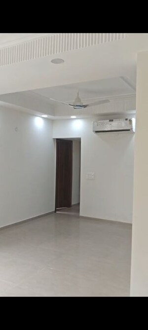 Room in 2 BHK Independent House at RWA Apartments Sector 26, Sector 26 – for Rent