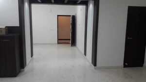 Room in 4 BHK Apartment at Elegant Luxor, Benson Town – for Sale