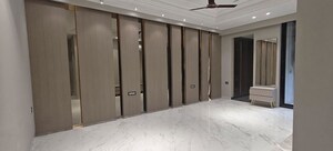 Building Lobby in 4 BHK Builder Floor at Sector 21 – for Rent