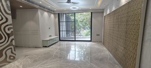 Room in 4 BHK Builder Floor at Sector 21 – for Rent